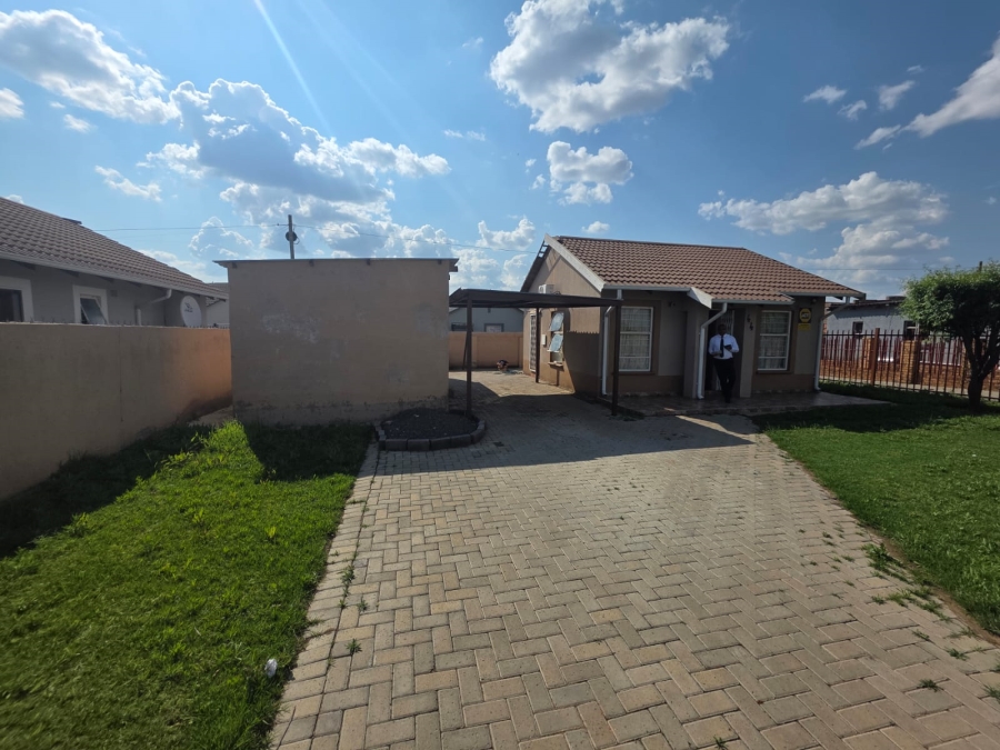2 Bedroom Property for Sale in Roodepan Northern Cape